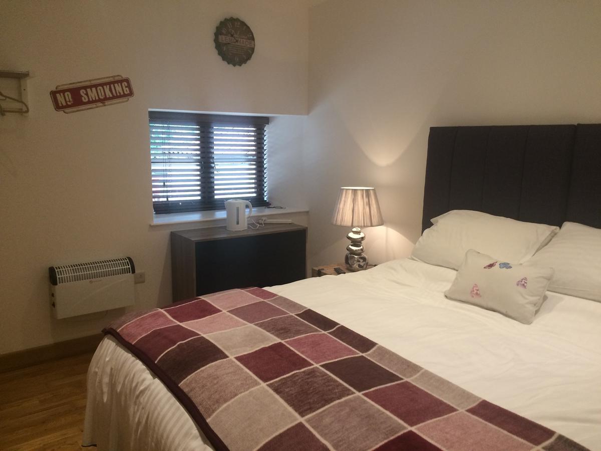 The Radnor Arms Hotel Malmesbury Ngoại thất bức ảnh